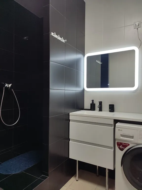 Квартира с кондиционером рядом с Гранд Медикой в самом центре города