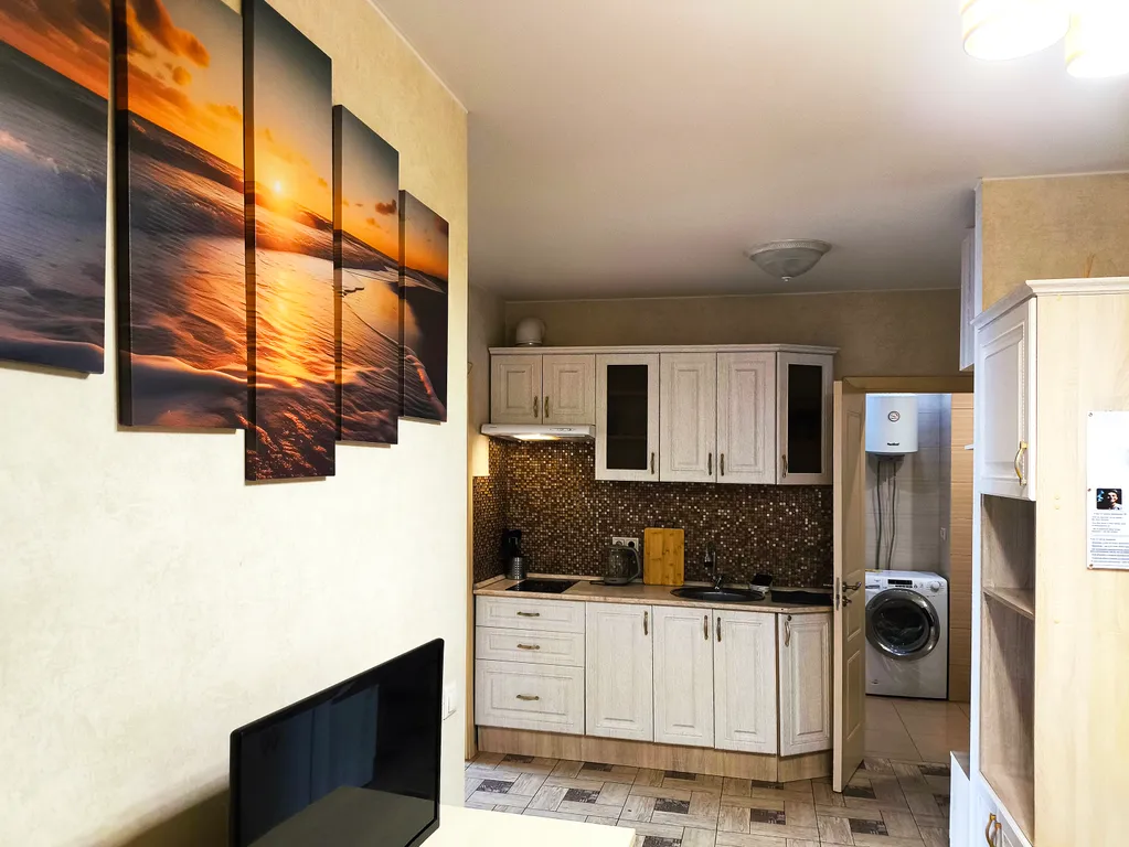 Двухкомнатная квартира с большой кухней