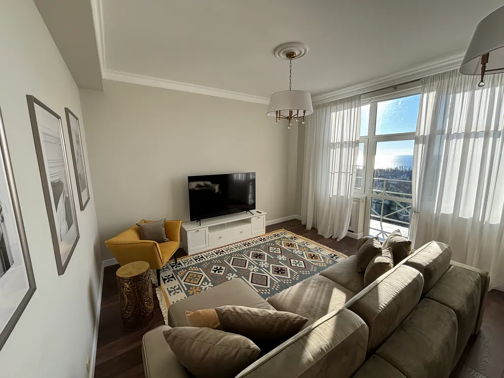 Уникальная квартира для большой компании с видом на море и горы