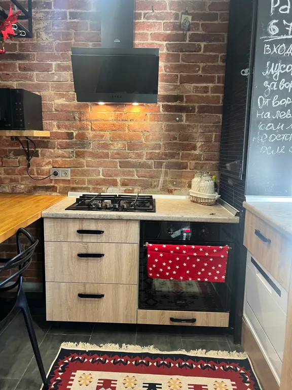 Апартаменты  с террасой с видом на горы в самом центре курорта Красная