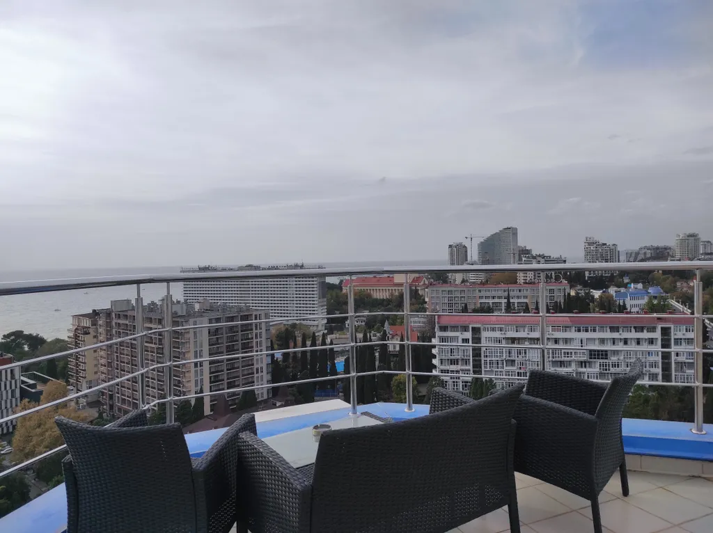 Малый пентхаус с бассейном