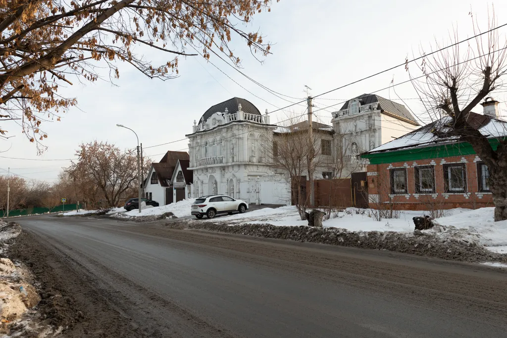 Дом у Святотроицкого монастыря