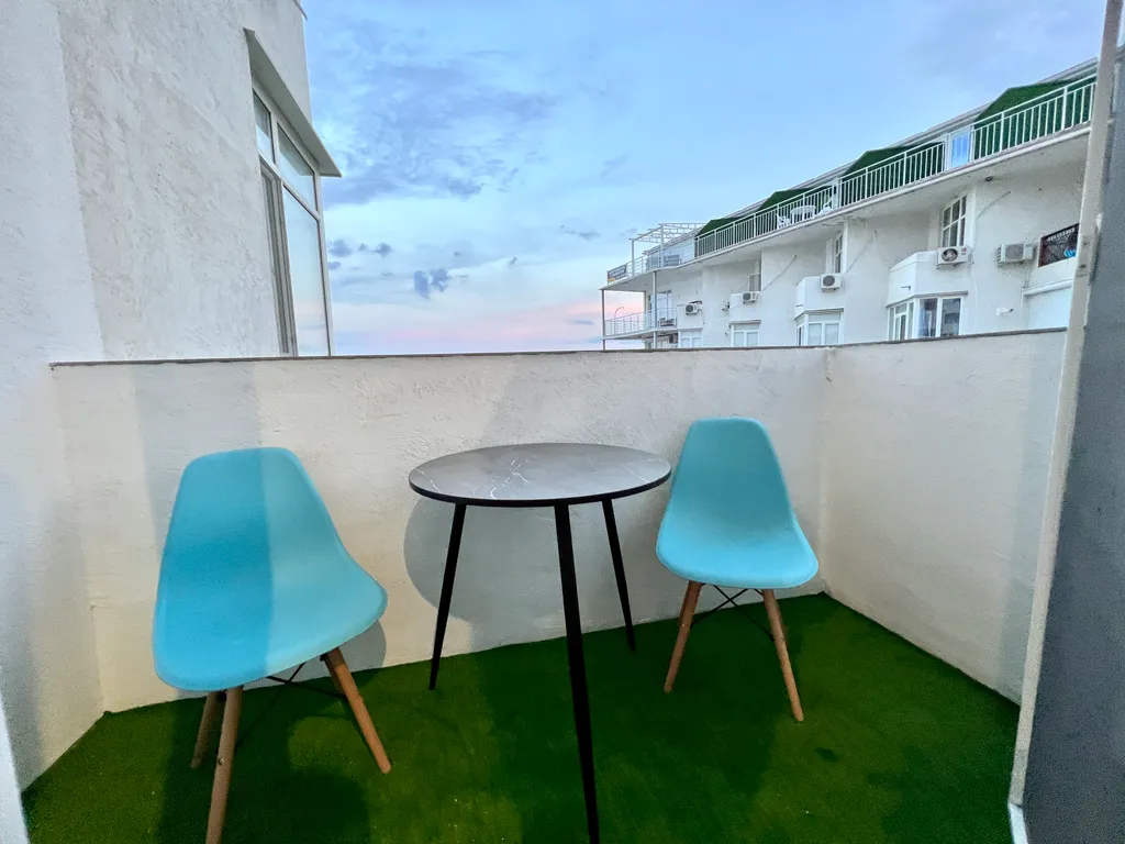 Апартамент у моря с балконом