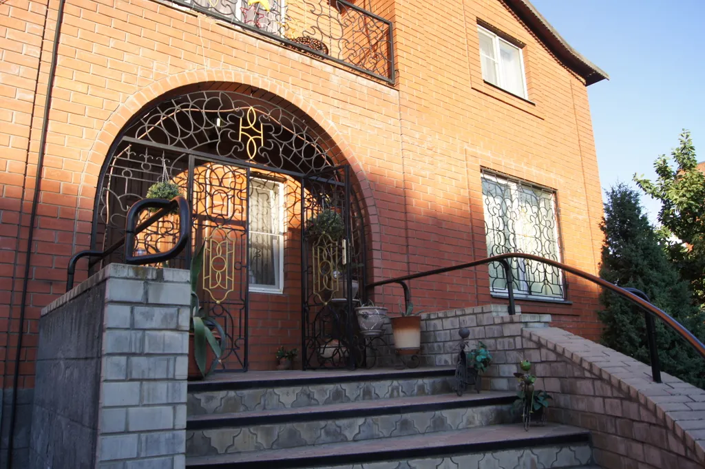 Квартира Апартаменты №7 с видом на море и внутренний дворик с бассейном — Ейск