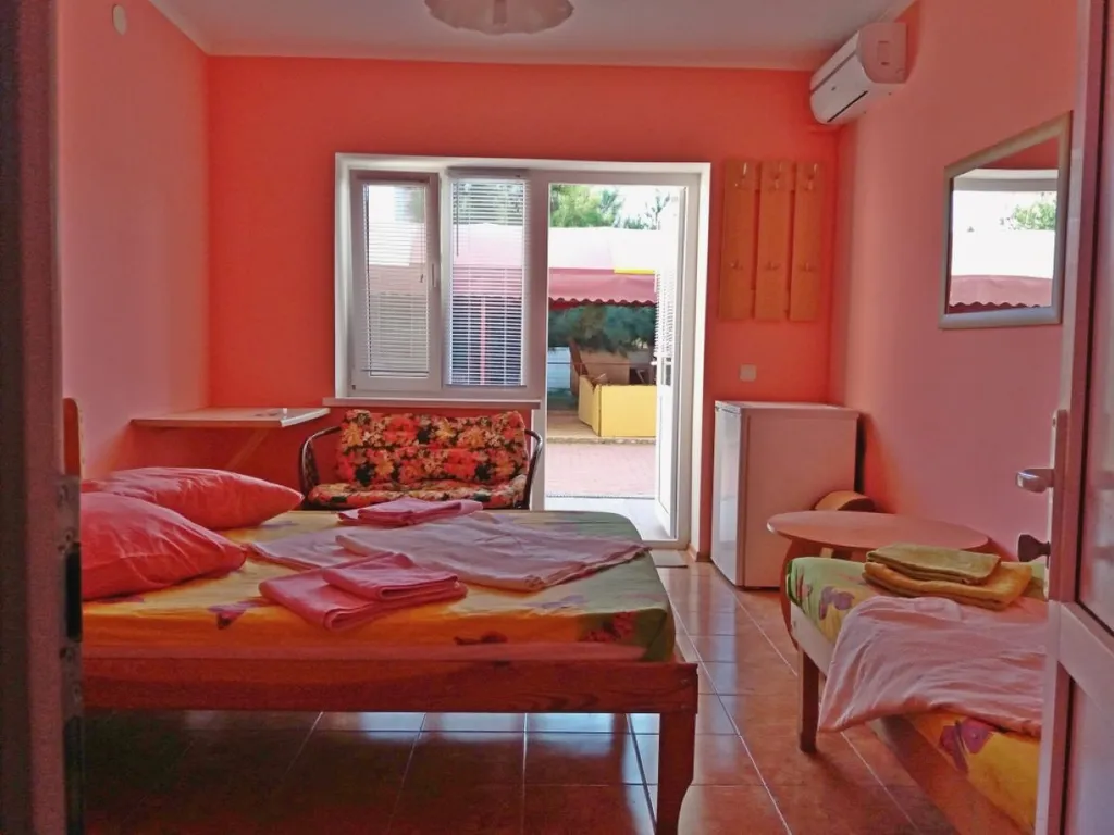 Квартира Трехместный номер стандарт — аренда посуточно в Поповка