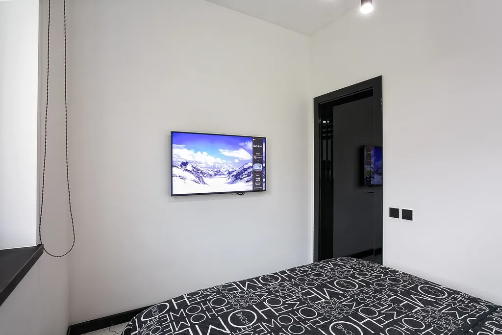 Стильная квартира "Черное&Белое" с видом на море