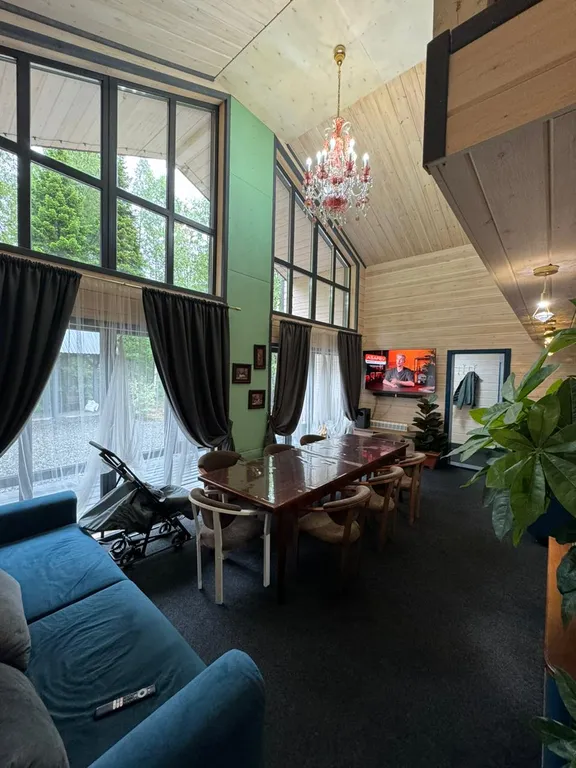 Барн хаус с видом на лес и горы