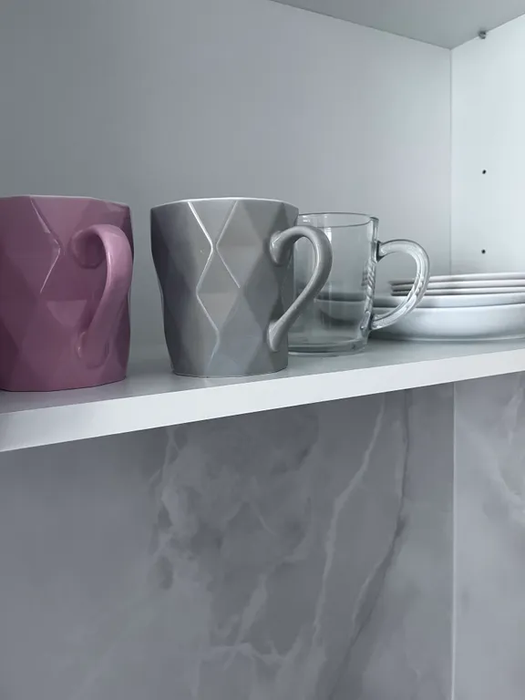 Квартира Квартира с новым ремонтом на первом этаже окна выходят на парковку — Элиста