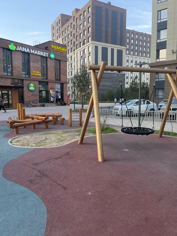 Современная квартира у набережной