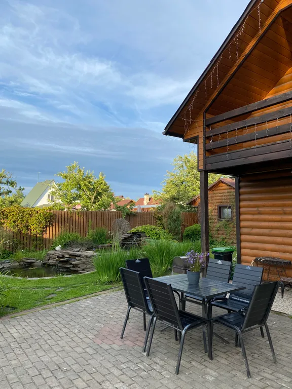 Загородный дом с баней и беседкой