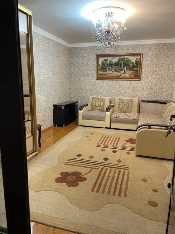 Квартира со своим двором у набережной