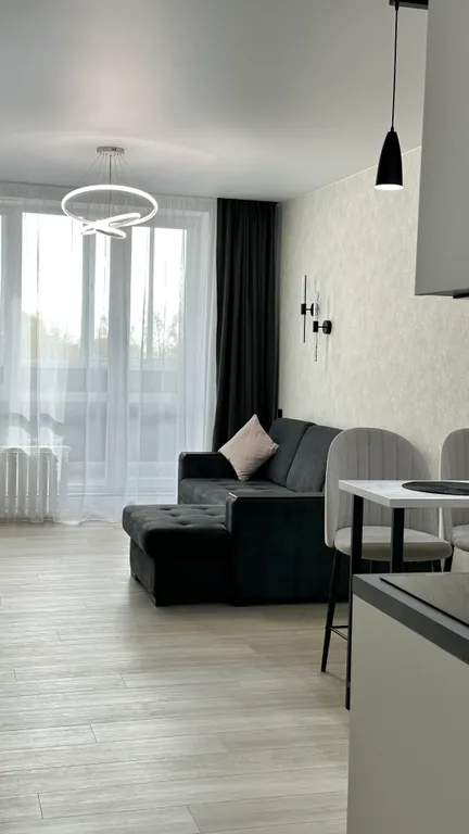 Уютная современная квартира-студия с большой лоджией