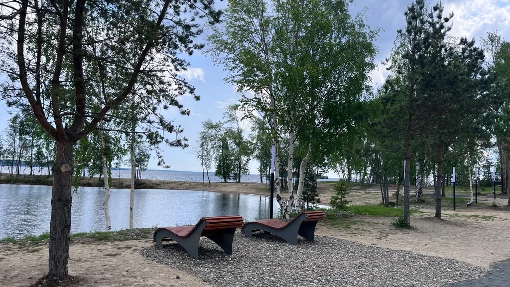 Апартаменты с видом на озеро в элитном районе