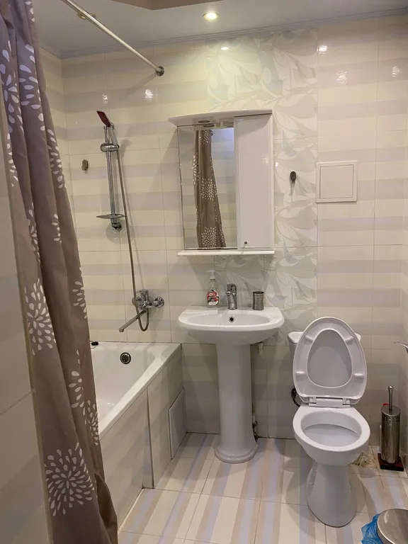 Уютный дом с прудом