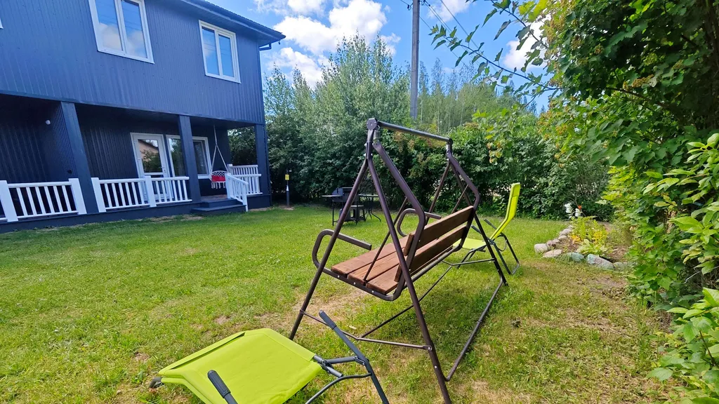 Изумрудная студия люкс с собственной террасой и отдельным входом