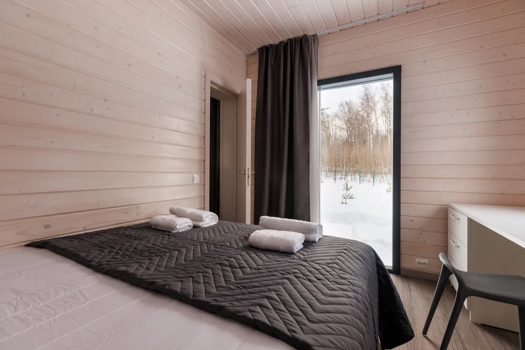 Коттедж Новый комфортабельный дом на берегу лесного озера Маролампи — Стеклянный