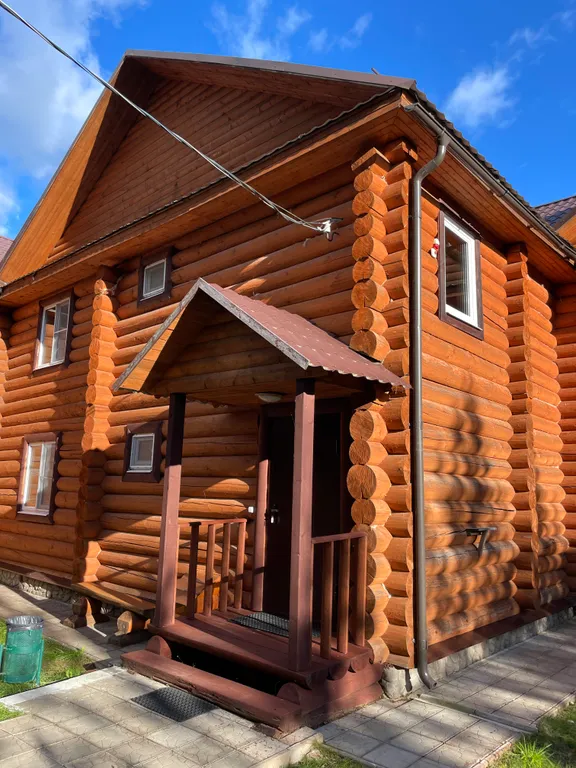 Дом на берегу озера Селигер