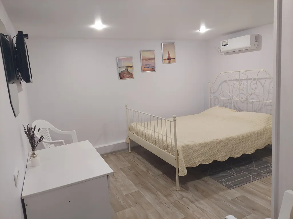 Квартира Уютная комната в частном доме — аренда посуточно в Геленджик