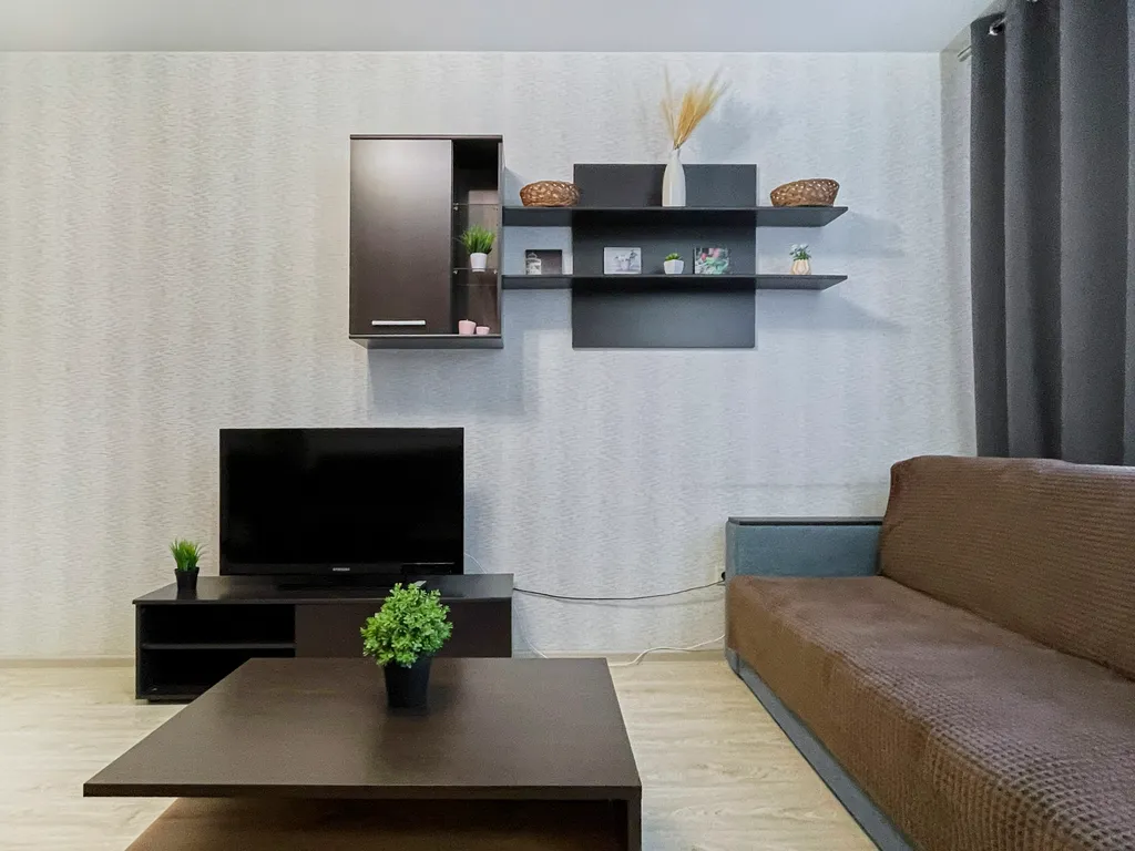 Шикарная 2-комнатная квартира с раздельными комнатами и балконом