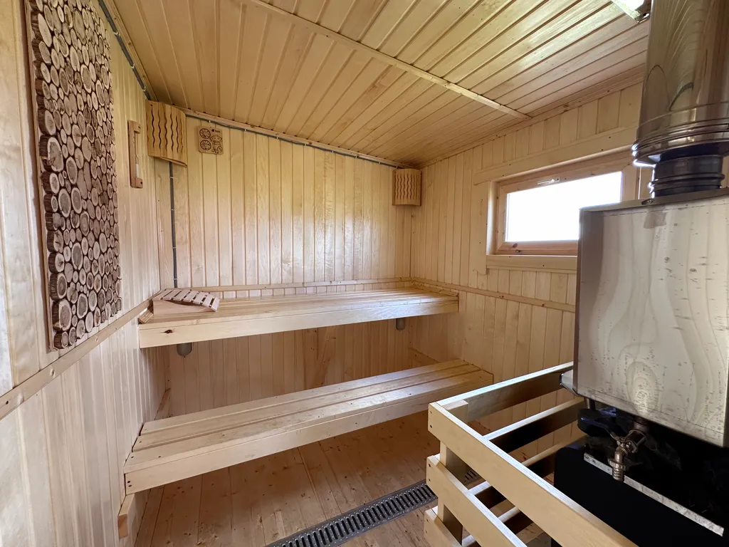 Коттедж Уютный коттедж с баней и бассейном в районе Сорочан — Капорки