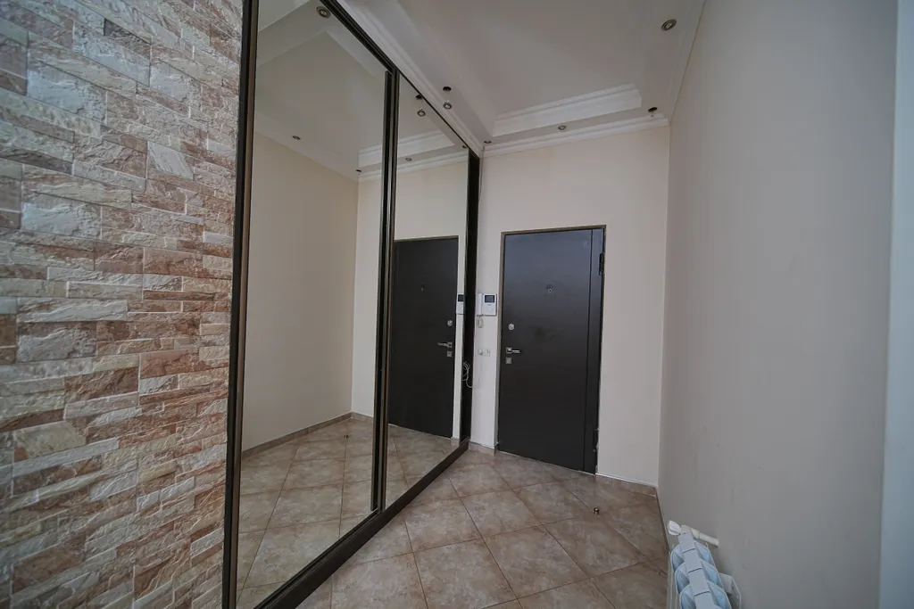 Семейные апартаменты с видом на город в центре