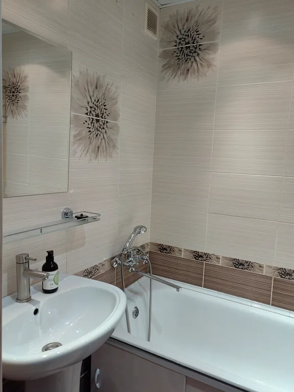 Квартира Уютная двухкомнатная квартира напротив ТЦ Зеленый — Красноярск