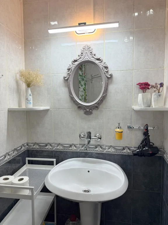 Винтажная квартира с камином в центральном районе Тбилиси, Чугурети