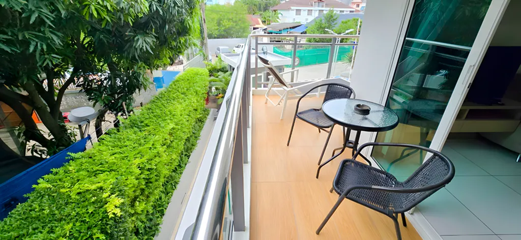 Угловая, уютная квартира с одной спальней и большим балконом