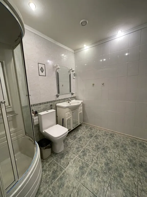 Дом в уникальном месте на берегу озера