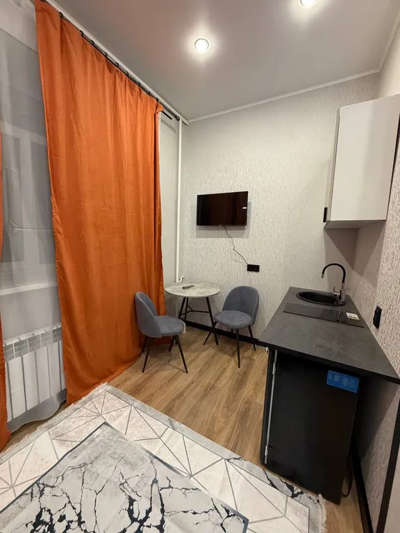 Уютная студия в центре на набережной реки Волга