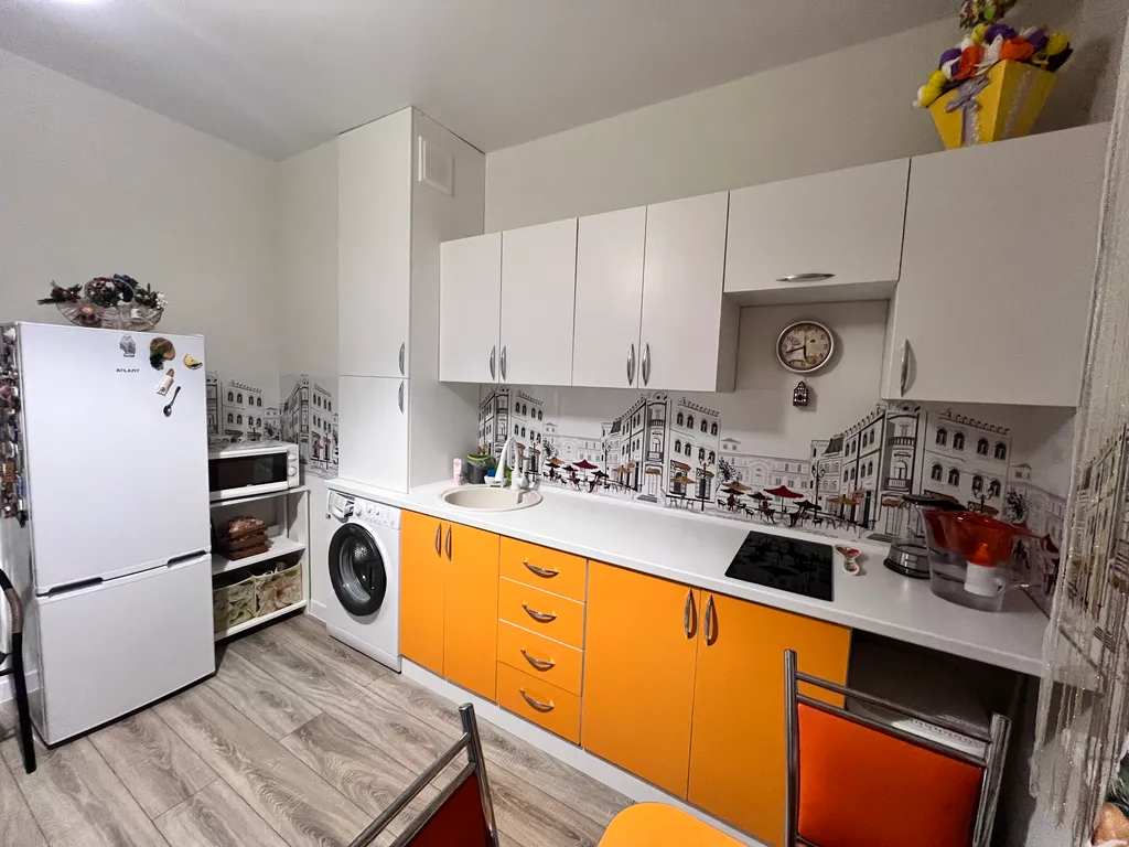 Милая квартирка с видом на горы и бассейном во дворе