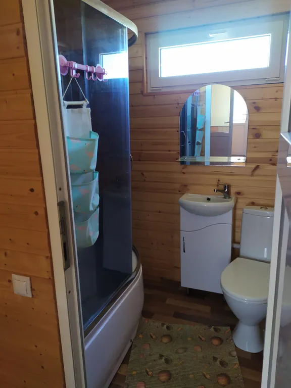 Уютный двух комнатный номер для четырёх гостей