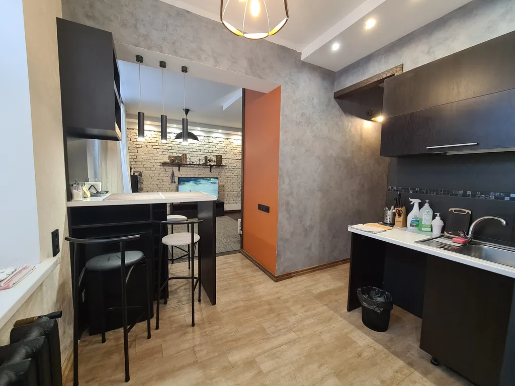 Квартира Квартира Центр. 30м до метро. 2 комнаты. До 8ми гостей. Тихая, уютная сталинка — Минск