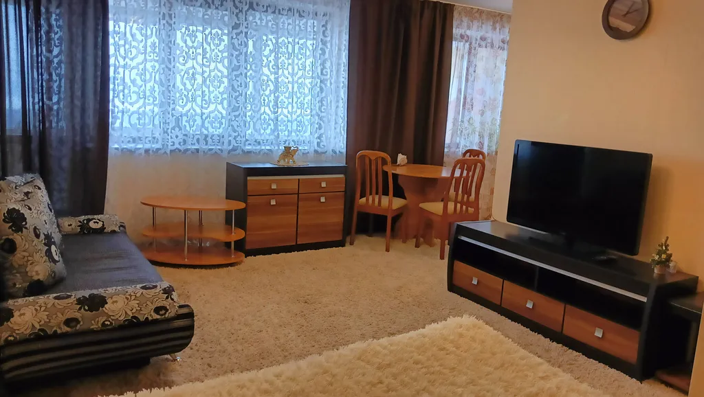 Комфортная однокомнатнатная в центре с потрясающим видом на Каму