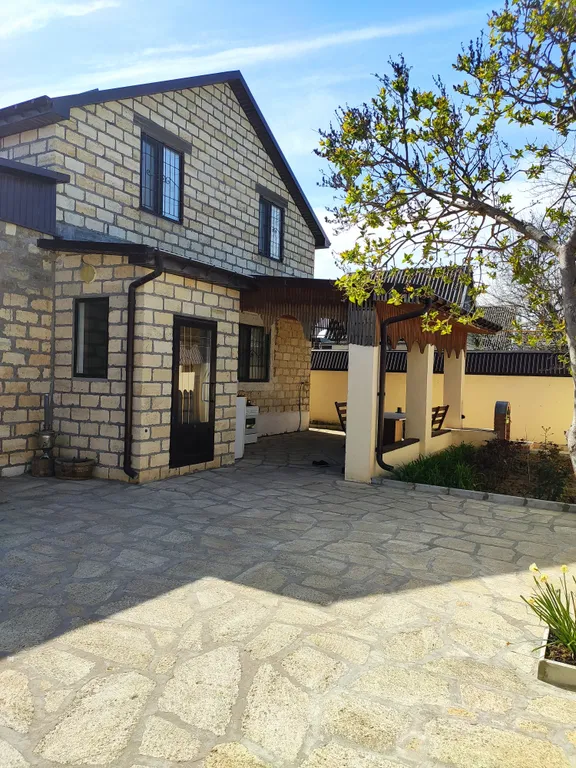 Двухэтажный уютный коттедж на берегу моря с садом — аренда посуточно в Дербент