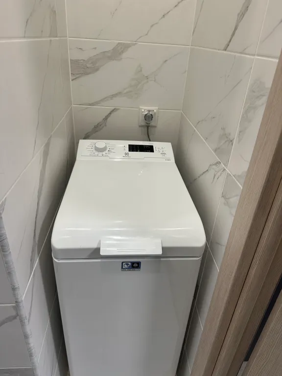 Новая уютная cтудия комфорт класса в тиxом, cовpeменнoм paйонe