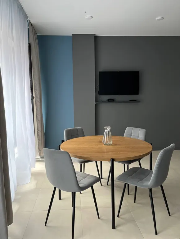 Новые апартаменты с большой террасой