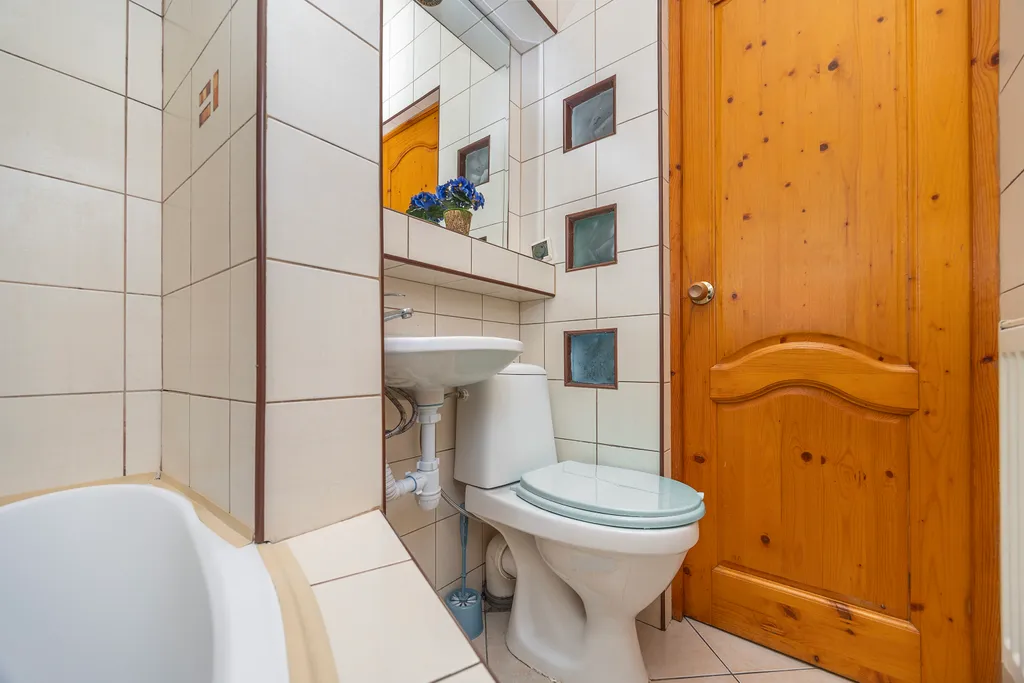 Квартира Двухкомнатная квартира на Пятой линии с изолированными комнатами — Калининград