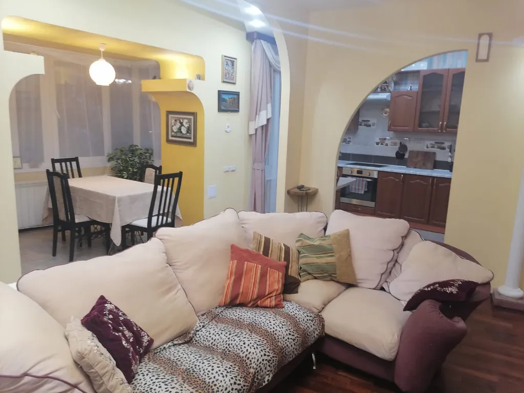 3-комнатная комфортная квартира в тихом районе города — аренда посуточно в Златоуст