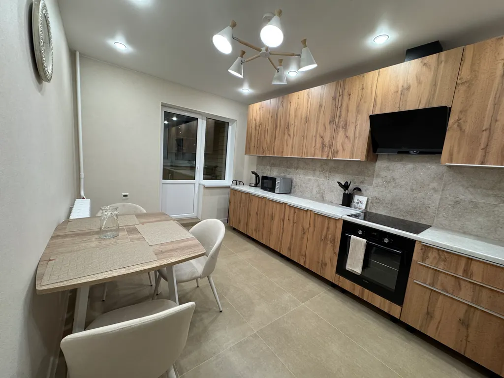 Роскошная + камин + ТВ 2 метра