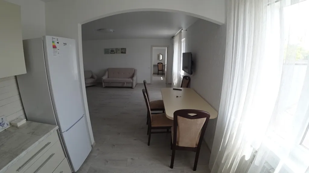 Отличная двухкомнатная квартира с двориком