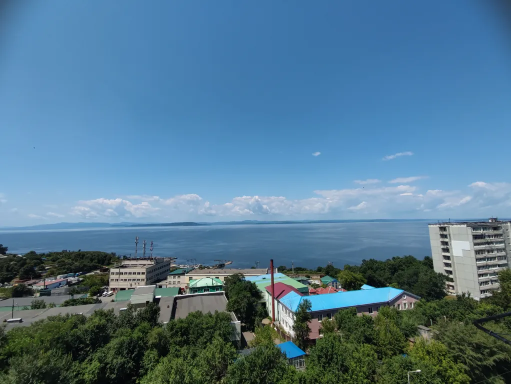 Студия с видом на море