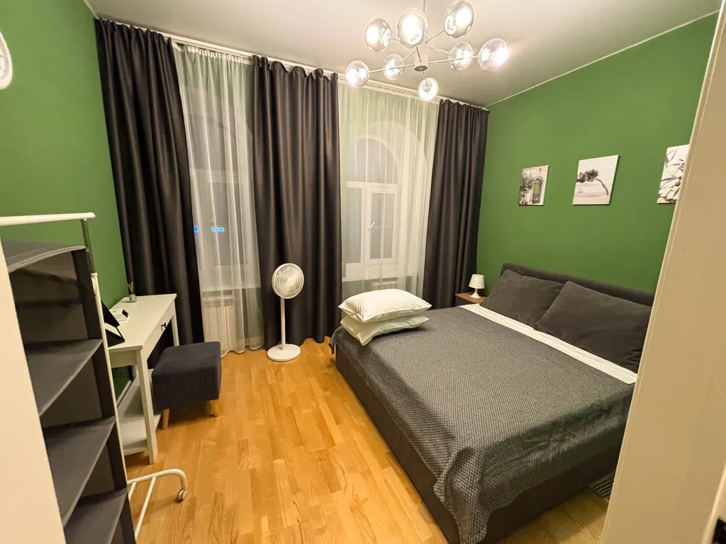 Квартира с отдельной спальней в центре