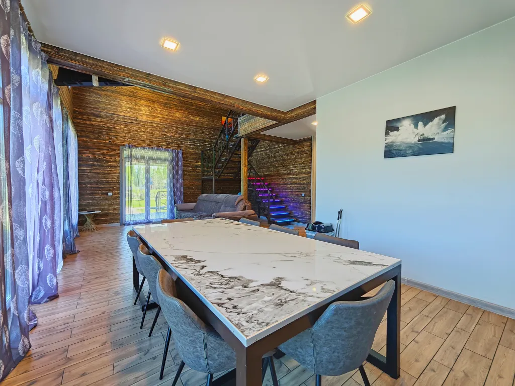 Коттедж Коттедж рядом с Красным озером — Светлое