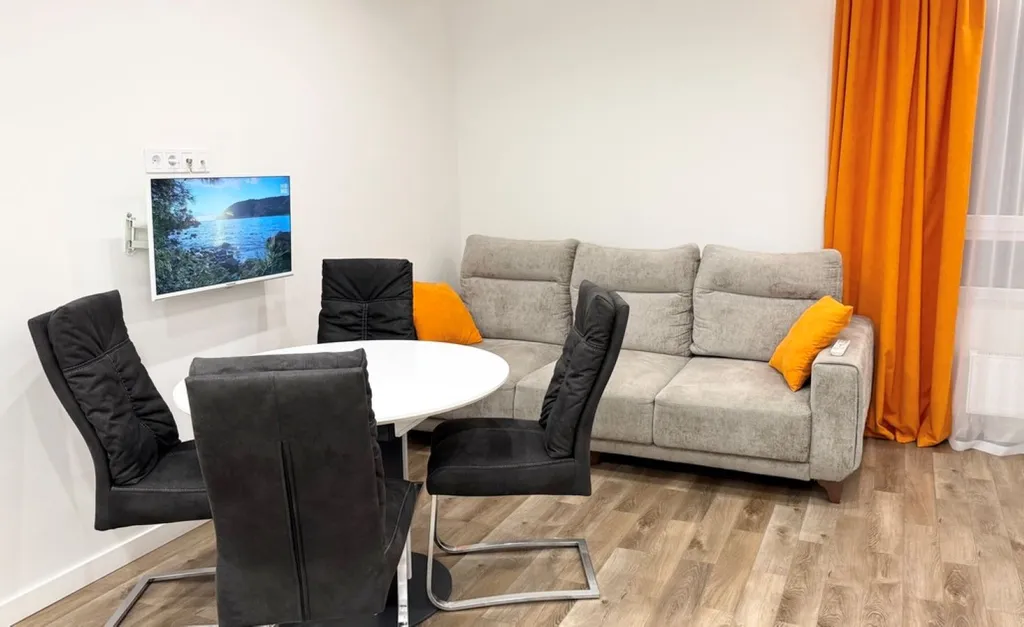 Шикарная двухкомнатная квартира с прекраснейшим видом из окна