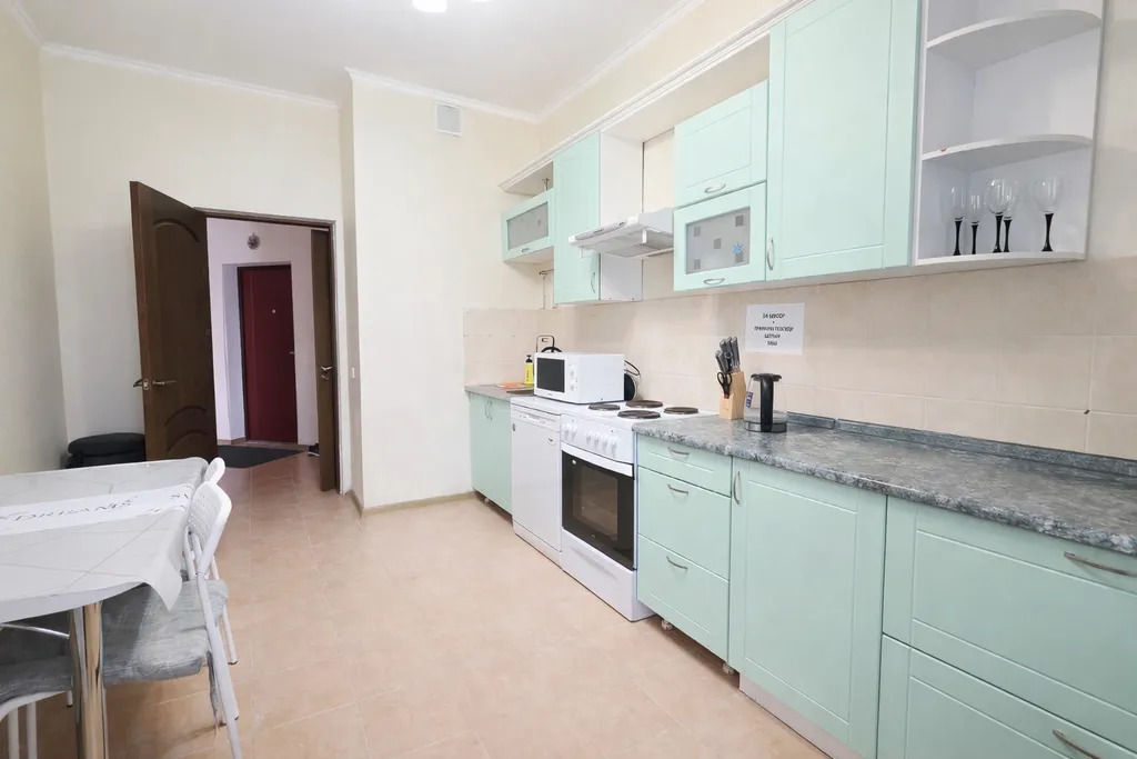 3х комнатная квартира, шикарный вид на байтерек, центр, 3 кровати, диван, 2 санузла