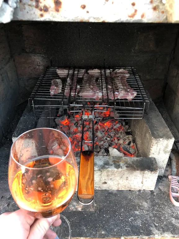 Уютная комната в частном доме со своим двором