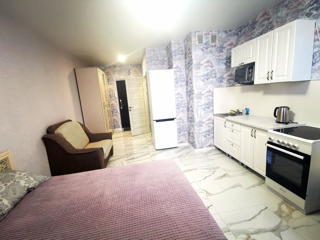 Уютная студия с боковым видом на море