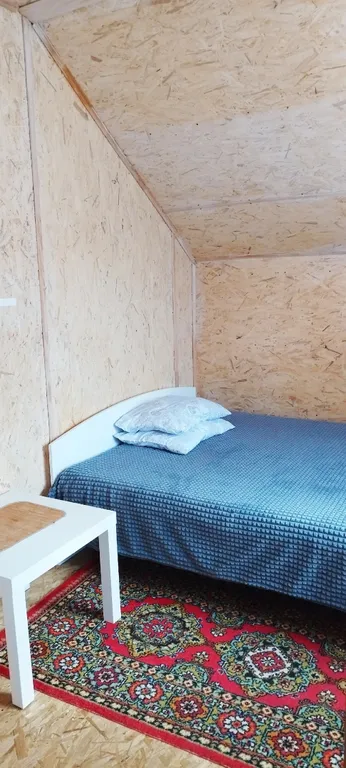 Романтик у реки