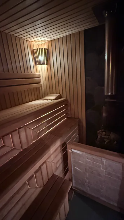 Уютный дом на берегу озера